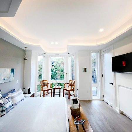 Elegant Downtown Home Toronto Exterior photo